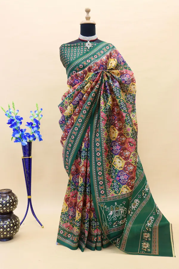 Green_Smooth_Silk_Saree_With_Patola_Print